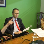 Embajador británico Duncan Taylor visita CADHAC