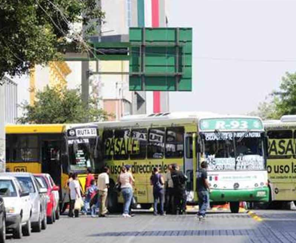 Posible alza a la tarifa del transporte público atenta contra derechos de los usuarios