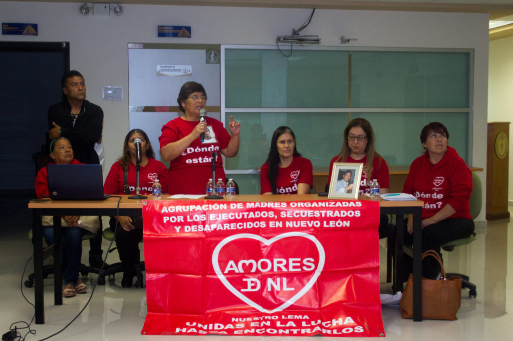 Participa AMORES en Jornada Morada